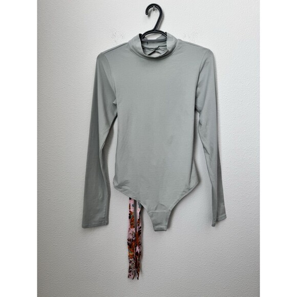 Free People Intimately Straps In The Back Light Gray Bodysuit Medium - Picture 1 of 11